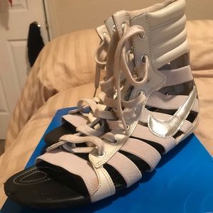 Nike gladiator sandal size 7